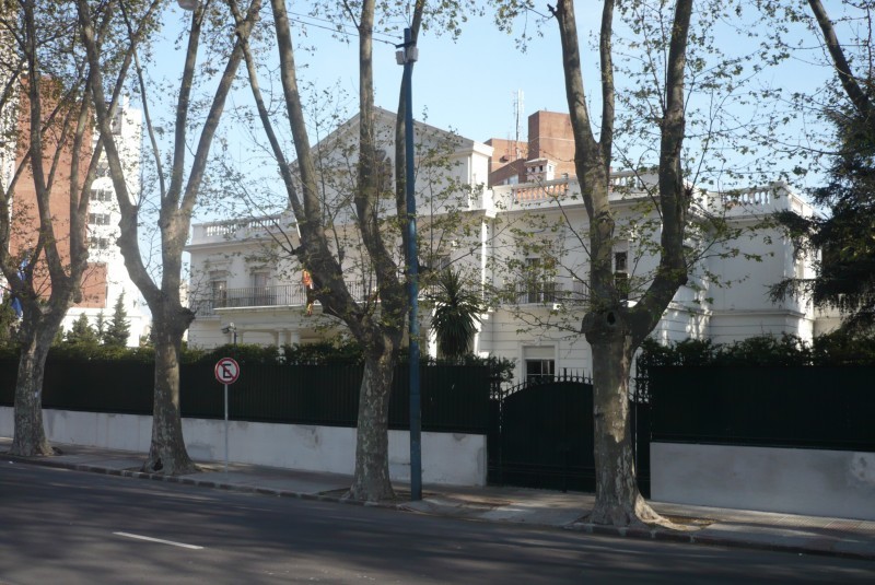 OPORTUNIDAD - Monoambiente semi amueblado en Avenida Brasil $17500 